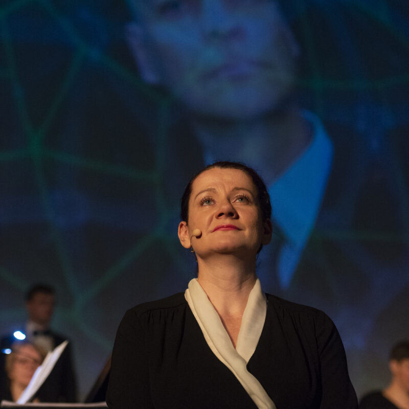 Anita Zieher als Lise Meitner