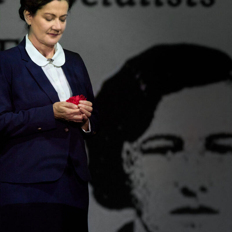 Anita Zieher als Maria Emhart