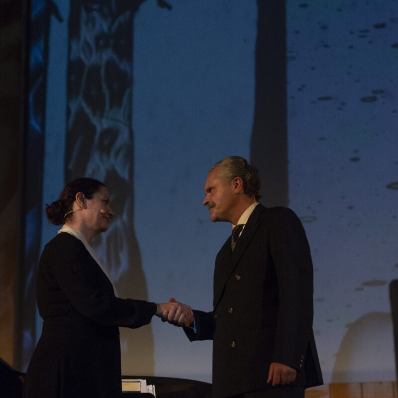 Anita Zieher als Lise Meitner